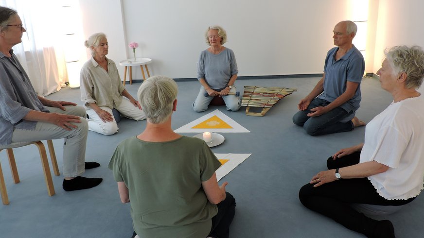 Abbildung Gruppe Friedensmeditation
